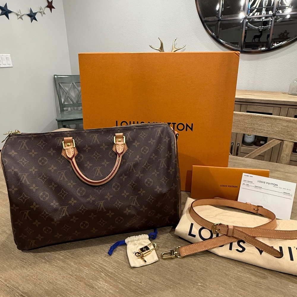 Authentic Louis Vuitton Monogram Speedy Bandouliere 40